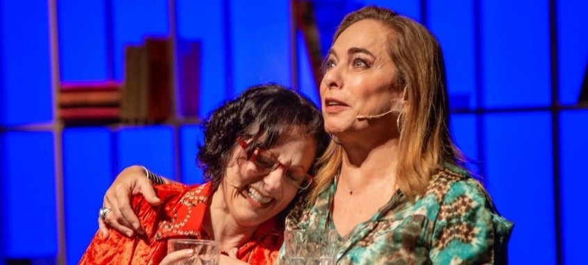 Josie Antello e Cissa Guimarães estão na peça 'Doidas e Santas', que terá seis apresentações no Theatro Municipal de Niterói - Foto: Divulgação Josie Antello e Cissa Guimarães estão na peça 'Doidas e Santas', que terá seis apresentações no Theatro Municipal de Niterói