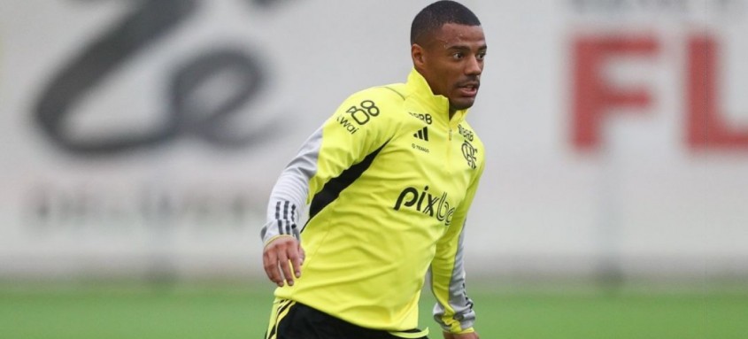 O uruguaio Nicolas De La Cruz volta ao time do Flamengo nesta quinta após se recuperar de lesão - Foto: Gilvan de Souza/Flamengo O uruguaio Nicolas De La Cruz volta ao time do Flamengo nesta quinta após se recuperar de lesão