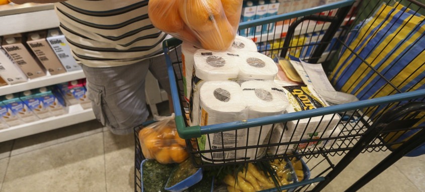 Dos nove grupos de produtos e serviços pesquisados, sete tiveram alta em setembro - Foto: Valter Campanato/Agência Brasil Dos nove grupos de produtos e serviços pesquisados, sete tiveram alta em setembro