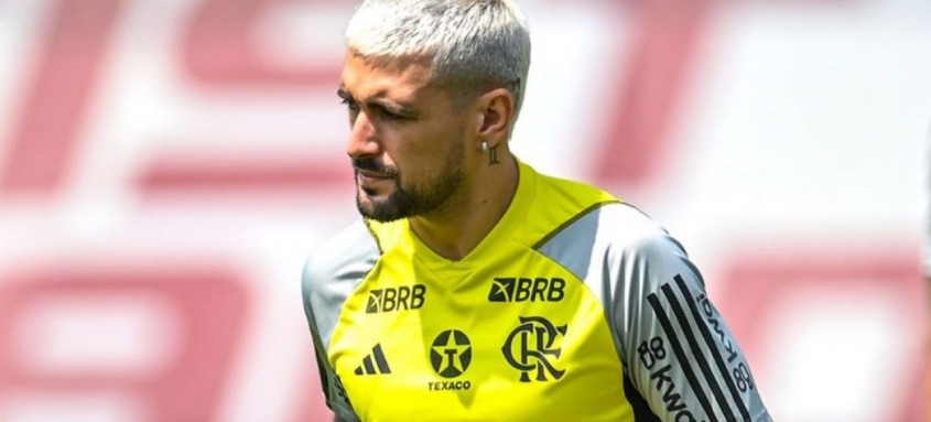 Jogando em seu país, o uruguaio Arrascaeta é a esperança de um bom futebol do Flamengo - Foto: Marcelo Cortes/Flamengo Jogando em seu país, o uruguaio Arrascaeta é a esperança de um bom futebol do Flamengo