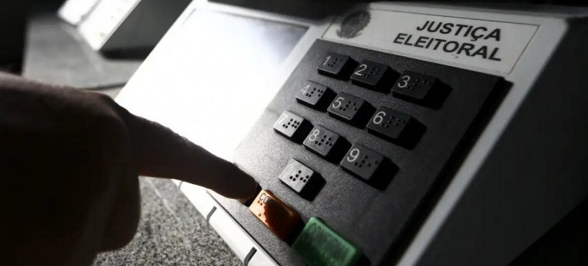 Mesários e candidatos não podem ser detidos ou presos, salvo em razão de flagrante - Foto: Marcelo Camargo/Agência Brasil Mesários e candidatos não podem ser detidos ou presos, salvo em razão de flagrante