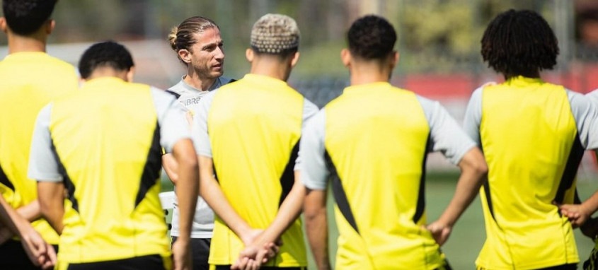 Filipe Luís foi campeão mundial com o time sub-20 do Flamengo
