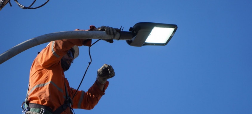 Até o momento, foram instaladas 48.955 lâmpadas de LED em todo o município de São Gonçalo - Foto: Divulgação Até o momento, foram instaladas 48.955 lâmpadas de LED em todo o município de São Gonçalo