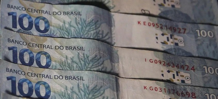 Pessoas físicas e empresas que perderam o prazo para sacar os R$ 8,6 bilhões de recursos esquecidos nas instituições financeiras - Foto: José Cruz/Agência Brasil Pessoas físicas e empresas que perderam o prazo para sacar os R$ 8,6 bilhões de recursos esquecidos nas instituições financeiras
