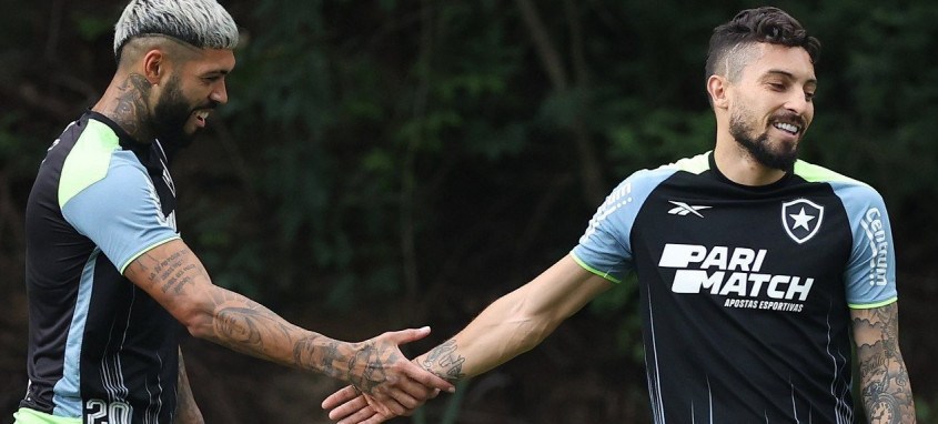 Botafogo tenta manter a liderança do Campeonato Brasileiro neste sábado contra o Red Bull Bragantino - Foto: Vitor Silva/Botafogo Botafogo tenta manter a liderança do Campeonato Brasileiro neste sábado contra o Red Bull Bragantino