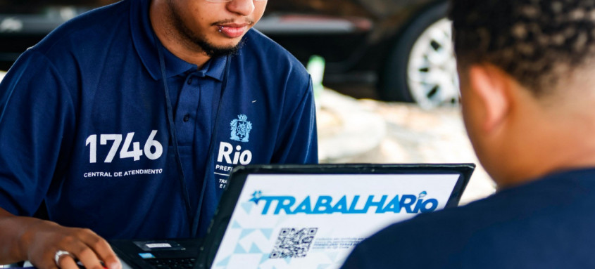 No Trabalha Rio, os currículos de trabalhadores são encaminhados a empresas - Foto: Roberto Moreyra/SMTE No Trabalha Rio, os currículos de trabalhadores são encaminhados a empresas