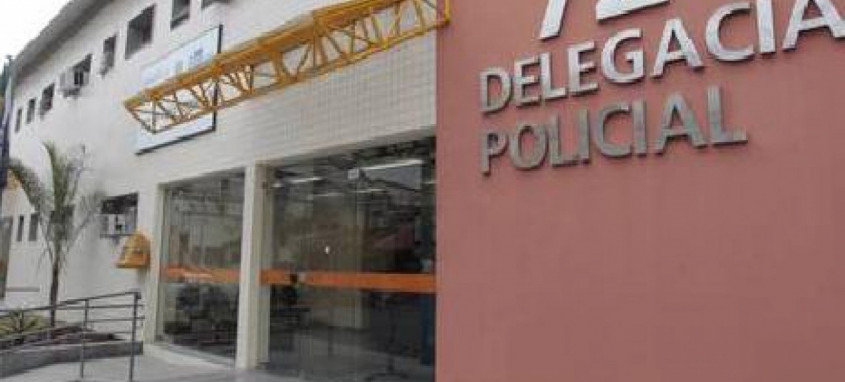 Policiais da 72ª DP (São Gonçalo) efetuaram as prisões durante ação conta roubo de veículos na Região Metropolitana - Foto: Divulgação Policiais da 72ª DP (São Gonçalo) efetuaram as prisões durante ação conta roubo de veículos na Região Metropolitana