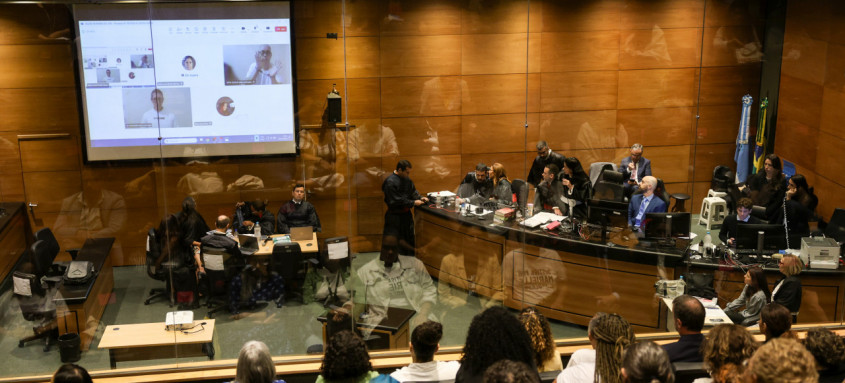 Julgamento de Ronnie Lessa e Elcio Queiroz no 4º Tribunal do Júri do Rio de Janeiro, no Tribunal de Justiça - Foto: Tomaz Silva/Agência Brasil Julgamento de Ronnie Lessa e Elcio Queiroz no 4º Tribunal do Júri do Rio de Janeiro, no Tribunal de Justiça