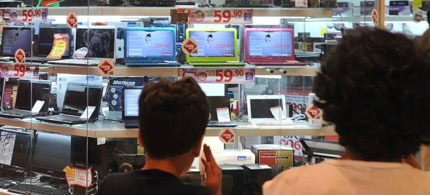 Na edição deste ano da Black Friday, 89% dos brasileiros pretendem comprar algo - Foto: Arquivo/Agência Brasil Na edição deste ano da Black Friday, 89% dos brasileiros pretendem comprar algo