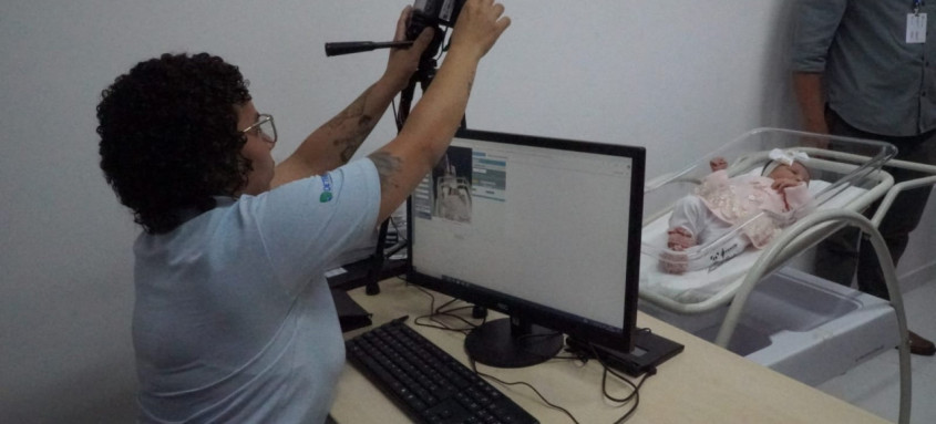 Detran-RJ abre em São Gonçalo, o 16º posto de identificação civil em maternidades públicas para a emissão da carteira de identidade dos bebês logo após o nascimento - Foto: Julio Diniz/Divulgação Detran-RJ abre em São Gonçalo, o 16º posto de identificação civil em maternidades públicas para a emissão da carteira de identidade dos bebês logo após o nascimento