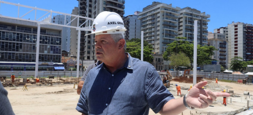 O prefeito de Niterói, Axel Grael, vistoriou as obras do novo Ginásio Poliesportivo da Concha Acústica - Foto: Divulgação O prefeito de Niterói, Axel Grael, vistoriou as obras do novo Ginásio Poliesportivo da Concha Acústica