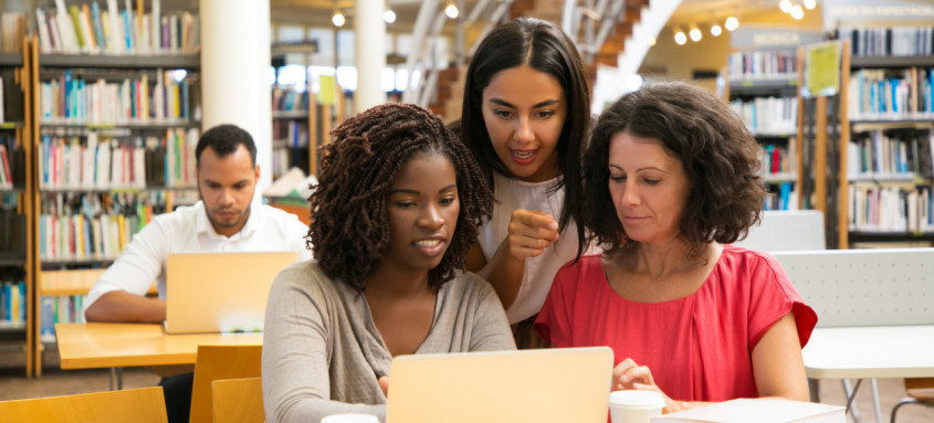 Recursos do fundo financiam estudantes de cursos de graduação em instituições de educação superior privadas com avaliação positiva no Sinaes - Foto: Freepik Recursos do fundo financiam estudantes de cursos de graduação em instituições de educação superior privadas com avaliação positiva no Sinaes