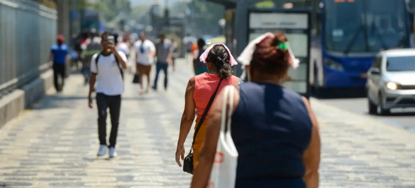 A quinta-feira foi de muito calor e sem ocorrência de chuva na cidade do Rio de Janeiro - Foto: Tomaz Silva/Agência Brasil A quinta-feira foi de muito calor e sem ocorrência de chuva na cidade do Rio de Janeiro