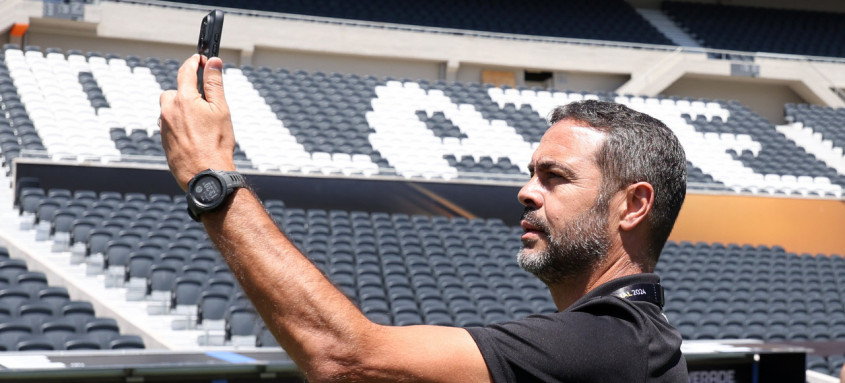 Artur Jorge esteve nesta sexta no Monumental de Núnez, palco da final da Libertadores amanhã
