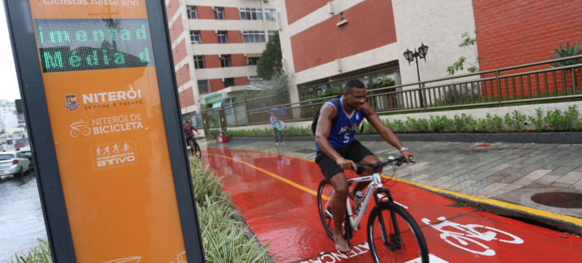 Inaugurado em março, o contador de bicicletas registra uma média de 5 mil ciclistas por dia - Foto: Divulgação Inaugurado em março, o contador de bicicletas registra uma média de 5 mil ciclistas por dia
