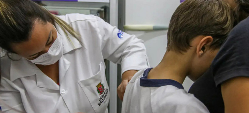 No ano passado, quase 85% do público-alvo já tinha sido vacinado e entre os adolescentes com 14 anos, a cobertura passou de 96% - Foto: Rovena Rosa/Agência Brasil No ano passado, quase 85% do público-alvo já tinha sido vacinado e entre os adolescentes com 14 anos, a cobertura passou de 96%