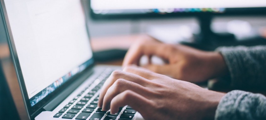 Faturamento de pequenas e médias empresas do varejo online do RJ cresce 40% no Natal de 2024 em comparação com o ano anterior - Foto: Rovena Rosa/Agência Brasil Faturamento de pequenas e médias empresas do varejo online do RJ cresce 40% no Natal de 2024 em comparação com o ano anterior