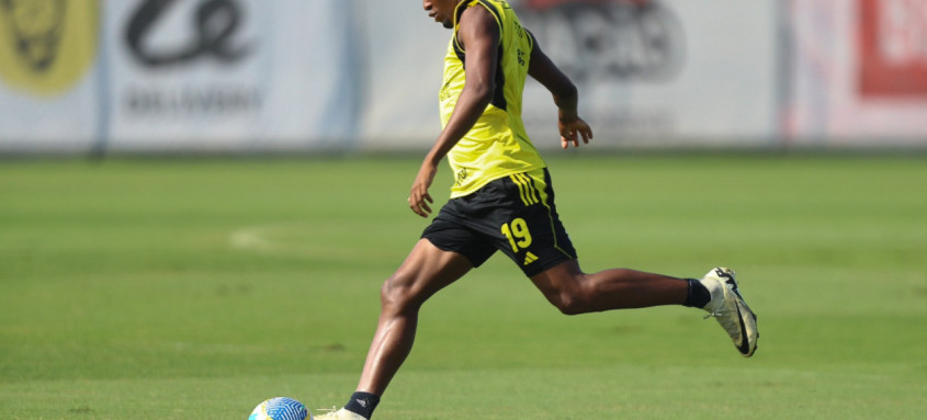 Revelado na base do próprio Flamengo, Lorran ganhou espaço no time principal no ano passado - Foto: Gilvan de Souza /CRF Revelado na base do próprio Flamengo, Lorran ganhou espaço no time principal no ano passado