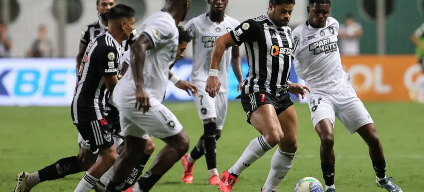 Equipes se enfrentaram pela 34ª rodada do campeonato nacional