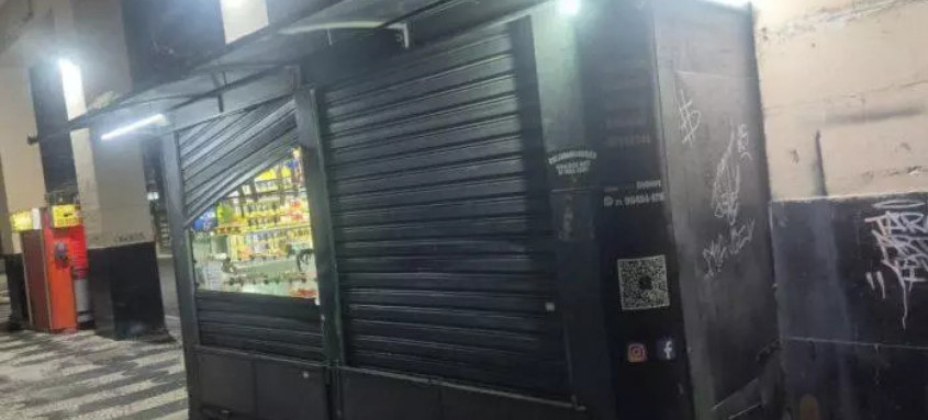 Banca de jornal teria sido arrombada por usuários de drogas