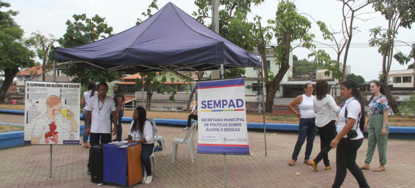 População recebeu orientações na Praça dos Ex-Combatentes