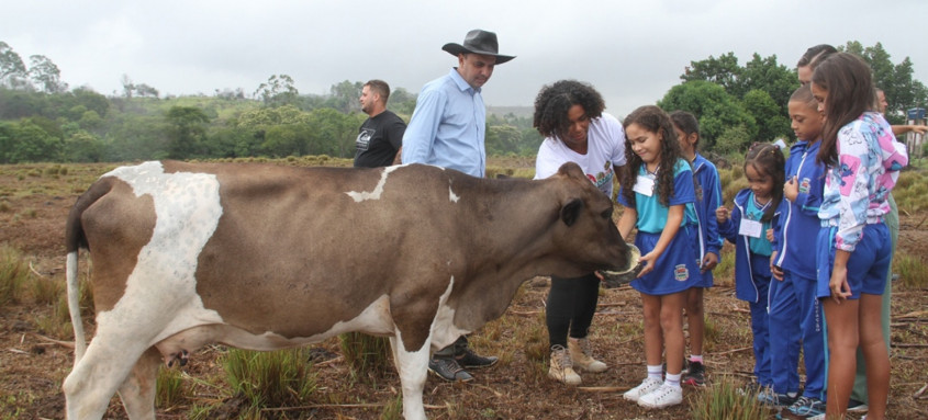 Evento teve objetivo de apresentar a área rural do município para os pequenos 