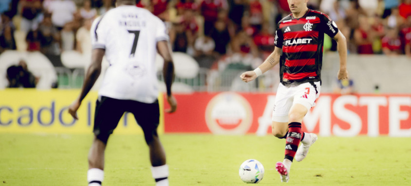 Léo Ortiz durante Flamengo x Central Córdoba