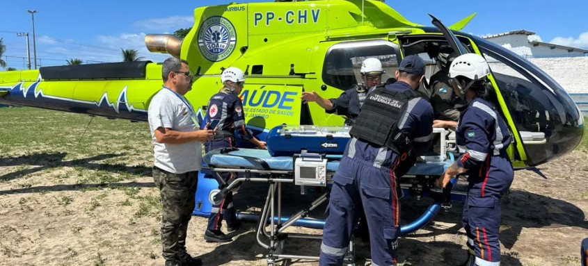 Bebê prematuro com quadro grave foi transferido de helicóptero para UTI neonatal em Niterói. Saiba mais sobre a ação emergencial. - Foto: Divulgação/Secom Gov RJ Bebê prematuro com quadro grave foi transferido de helicóptero para UTI neonatal em Niterói. Saiba mais sobre a ação emergencial.