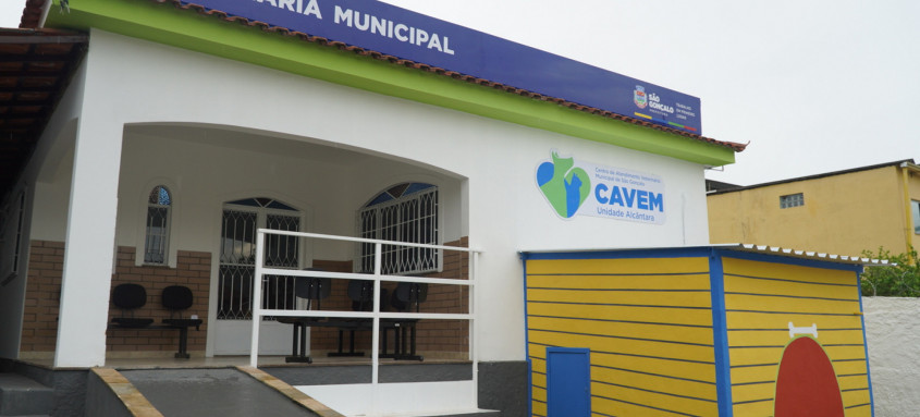 Tutores de cães e gatos podem fazer agendamento nos Cavems ou pelo Colab