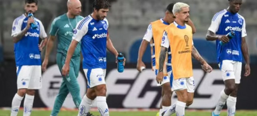 Lanterna do Grupo E, o Cruzeiro já foi eliminado da Copa Sul-Americana