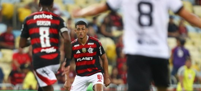 João Victor em Flamengo x Botafogo-PB. 