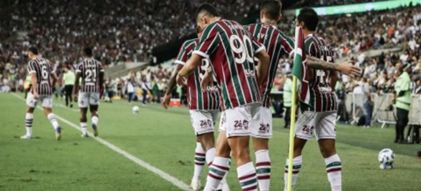 Fluminense comemora primeiro gol no clássico contra o Vasco.