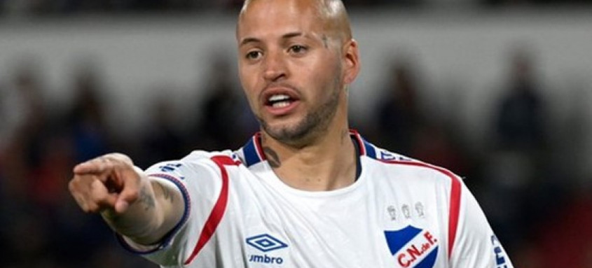 Nico López em ação pelo Nacional.