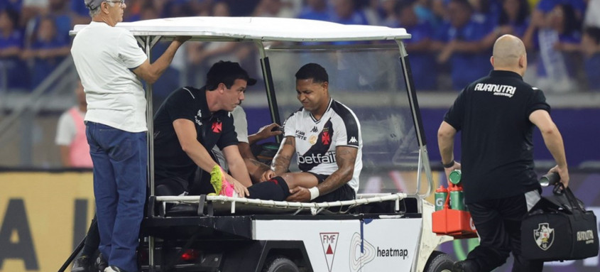David sai lesionado em Cruzeiro x Vasco.