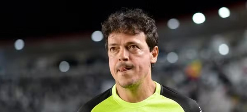 Fernando Diniz em Vasco x Bragantino pelo Brasileirão 2025.