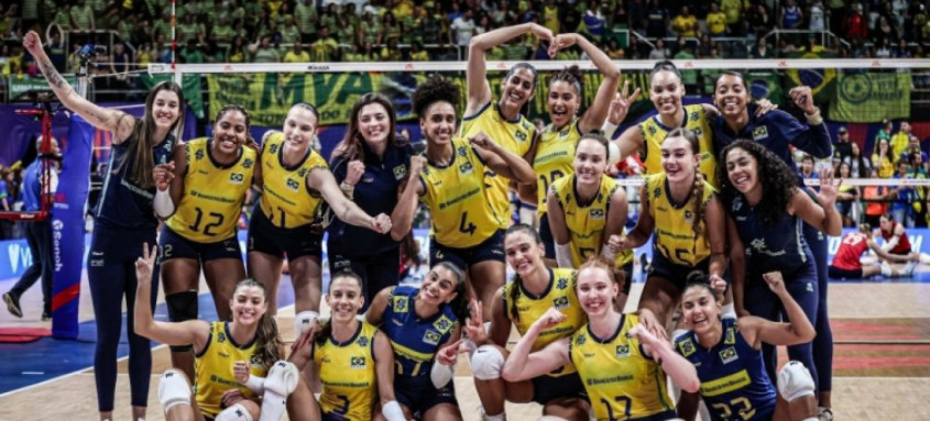 Seleção brasileira feminina de vôlei conquistou, nesta quinta-feira, no Maracanãzinho, no Rio, a segunda vitória na Liga das Nações, ao vencer os Estados Unidos, por 3 sets a 0 - Foto: THIEGO MATTOS/PERA PHOTO PRESS/ESTADÃO CONTEÚDO Seleção brasileira feminina de vôlei conquistou, nesta quinta-feira, no Maracanãzinho, no Rio, a segunda vitória na Liga das Nações, ao vencer os Estados Unidos, por 3 sets a 0
