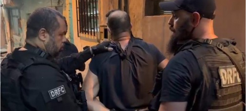 Bob do Caju comandava uma sofisticada rede de roubos de carga com foco nas saídas do Complexo Portuário do Rio. - Foto: Polícia Civil do Rio de Janeiro. Bob do Caju comandava uma sofisticada rede de roubos de carga com foco nas saídas do Complexo Portuário do Rio.