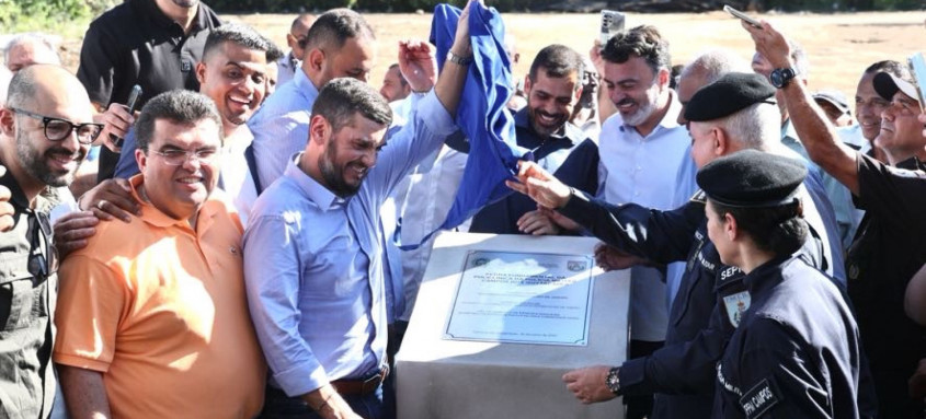 Lançamento da pedra fundamental da nova Policlínica da Polícia Militar, em Campos dos Goytacazes. - Foto: Rogério Santana Lançamento da pedra fundamental da nova Policlínica da Polícia Militar, em Campos dos Goytacazes.