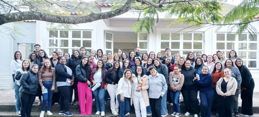 1º Encontro com cuidadores e equipes diretivas em Água Quente. 
