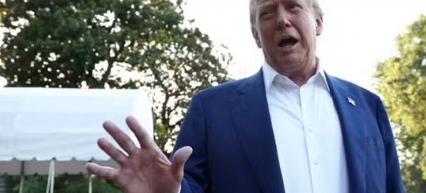 Presidente dos Estados Unidos, Donald Trump, fala sobre cessar-fogo entre Israel e Irã e diz que 'precisa acalmar Israel' em 24 de junho de 2025. - Foto: REUTERS/Kevin Lamarque Presidente dos Estados Unidos, Donald Trump, fala sobre cessar-fogo entre Israel e Irã e diz que 'precisa acalmar Israel' em 24 de junho de 2025.