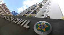 Operação Rastreio já tem mais de 800 aparelhos celulares recuperados, que serão analisados e restituídos aos legítimos proprietários. Divulgação Gov RJ