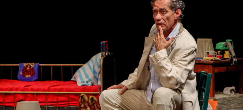 A Lua Vem da Ásia – Chico Diaz.

