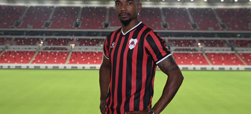 Thiago Mendes está em fim de contrato com o Al-Rayyan, do Catar
