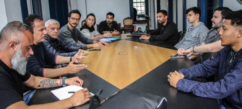 No primeiro encontro, foram abordados os detalhes sobre o cronograma de elaboração do aplicativo