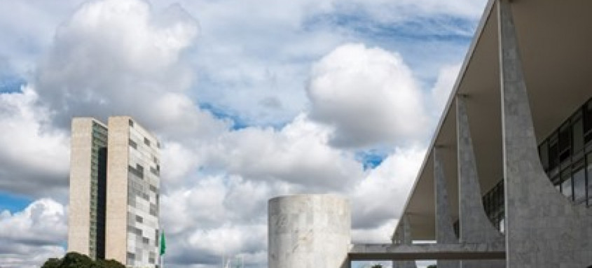 Fachada do Congresso Nacional e Palacio do Planalto deputados e senadores e presidente Brasil Brasilia - Foto: Reprodução.
Fachada do Congresso Nacional e Palacio do Planalto deputados e senadores e presidente Brasil Brasilia