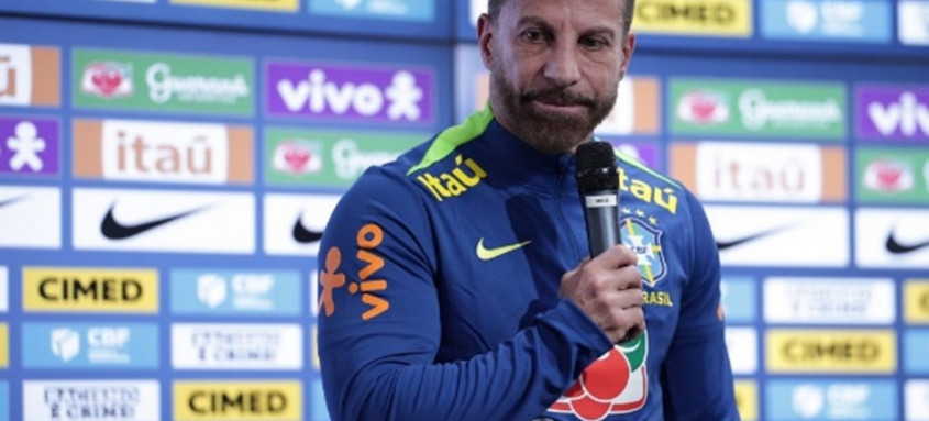 Pedrinho apresentado como chefe de delegação da seleção brasileira.