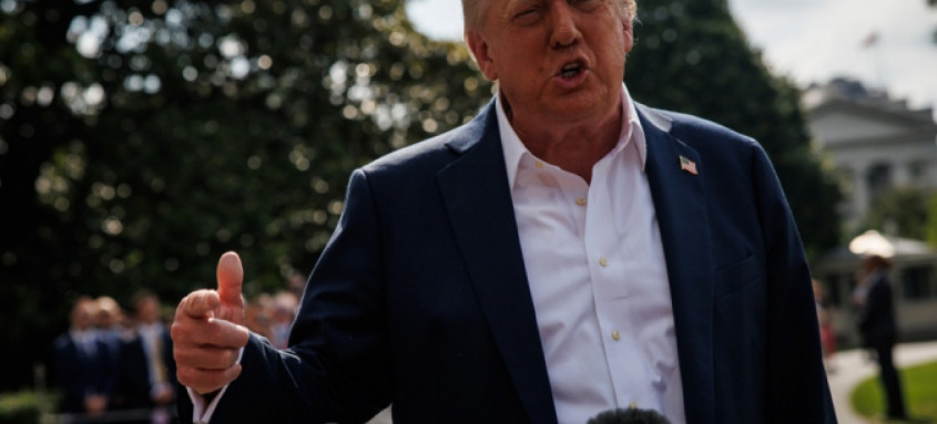 O presidente dos EUA, Donald Trump, responde a perguntas de jornalistas na Casa Branca.